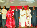 L-R Gov. Oshiomole of Edo State, MD/EIC Sun Newspapers, Mr. Tony Onyima, Mr. Donald Duke, former Gov. of Cross River State, Mrs. Derin Osoba, Gov. Akpabio, his wife Unoma, Mrs. Onari Duke, Aremo Olusegun Osoba, former governor of Ogun State and Air Cmdr/ Idongesit Nkanga rtd at the event